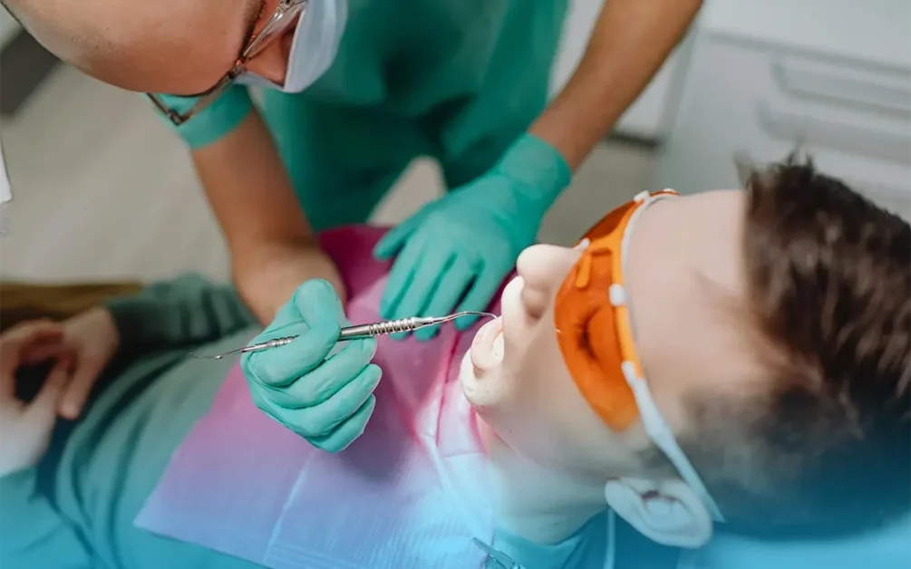 vitamina d e salute dentale negli adolescenti