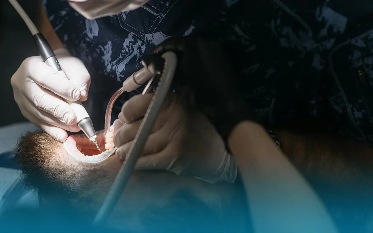 mordedura e doppio mento correlati