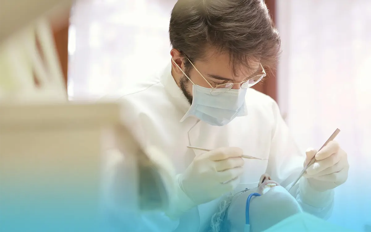 usura dentale per cattivo allineamento